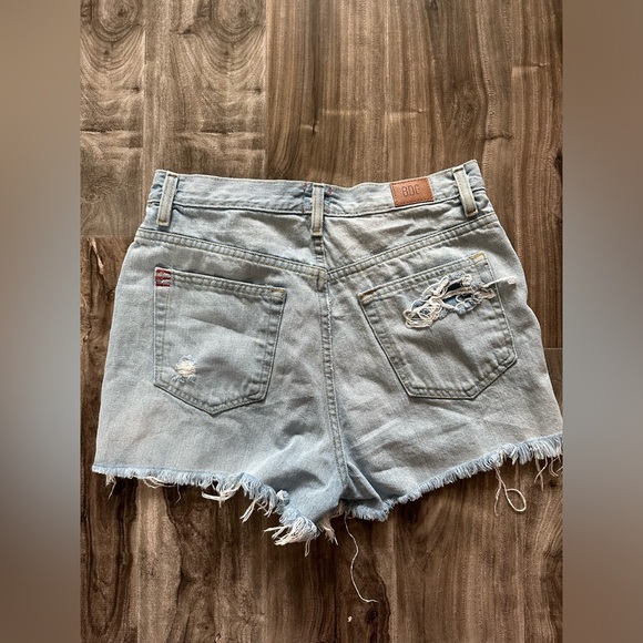 BDG Girlfriend High-Rise Shorts - Picture 4 of 5
